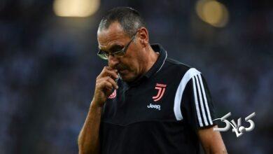 مائوریتسیو ساری در حال سیگار کشیدن