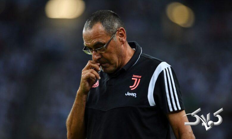 مائوریتسیو ساری در حال سیگار کشیدن