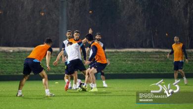 لحظه ورود بازیکنان سپاهان به استادیوم الثمامه برای بازی با الاهلی + فیلم