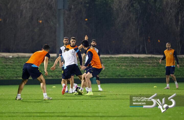 لحظه ورود بازیکنان سپاهان به استادیوم الثمامه برای بازی با الاهلی + فیلم