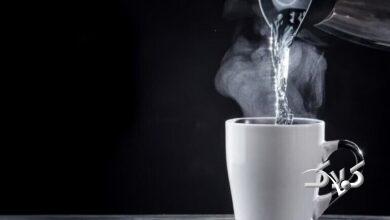 ۱۲ فایده معجزه آسای نوشیدن آب گرم که نمیدانید!