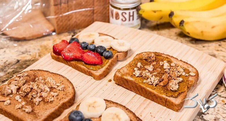 نان تست غلات کامل و کره آجیل