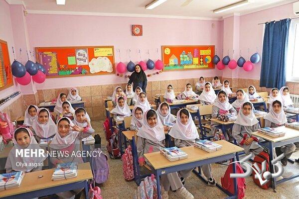 مجموع تعطیلیها و آموزش غیرحضوری دانشآموزان تهرانی امسال چقدر بود؟