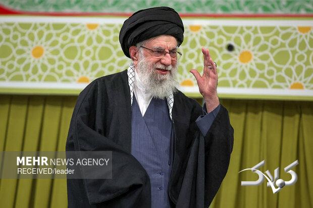 با لبیک به فرمان رهبری، دشمن را مأیوس خواهیم کرد