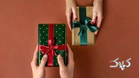 کادو برای نامزد چی بخریم؟ معرفی لیست بهترین کادوها برای نامزد تازه عروس و تازه داماد!