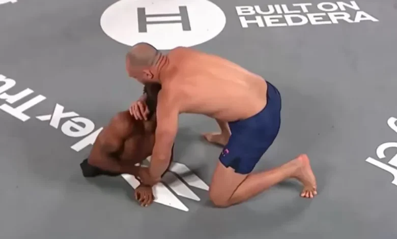 شکست مبارز بدون پا مقابل حریف در UFC