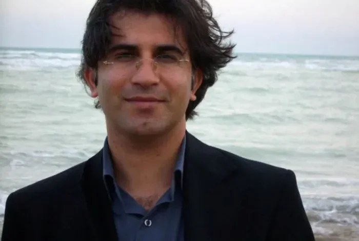 مصطفی مهرآیین کیست؟