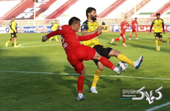 سال ۱۴۰۴ تاثیر جنگ بر فوتبال ما به چشم آمد/ ترکیب منتخب سال از نگاه کارشناس فوتبال