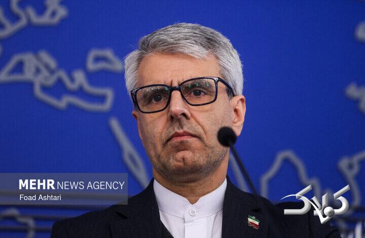 برگزاری نشست سخنگوی وزارت خارجه در مدرسه آسیب دیده در جنگ