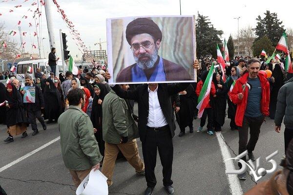 بیعت اعضای انجمن اسلامی دانشآموزان با رهبر معظم انقلاب اسلامی