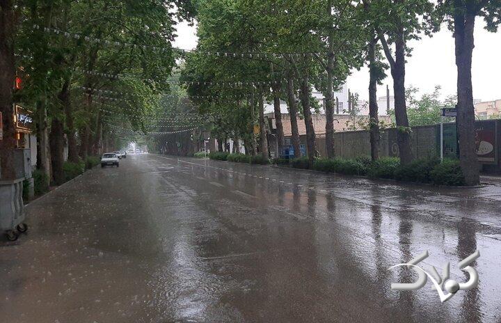 بارش شدید باران بهاری و تگرگ در شاهین دژ