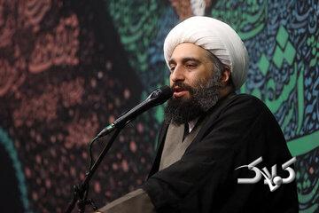 خطیب اصولگرا: برای جبران کم کاری نسبت به رهبر شهید انقلاب از فرزندشان اطاعت کنید