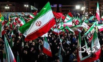 انتقاد تند نشریه سپاه از شعارهای سیاسی در تجمعات شبانه؛ بدعت شوم در بعثت مردم/ میدان مردم، سرمایه همه است؛ نه حیاط خلوت احزاب و نه ملک مشاع جناحها