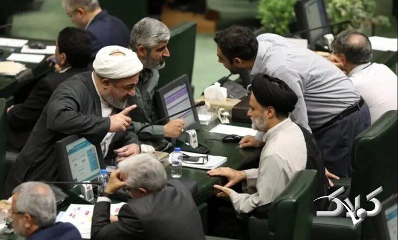 باید مرزهای انقلابیگریِ حقیقی از انقلابیگریِ نمایشی جدا شود!