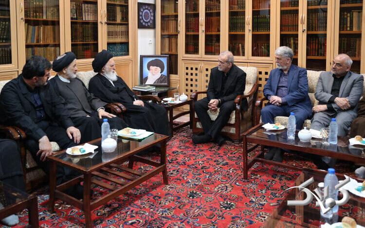 در دیدار با آیتالله علوی بروجردی؛ رئیسجمهور