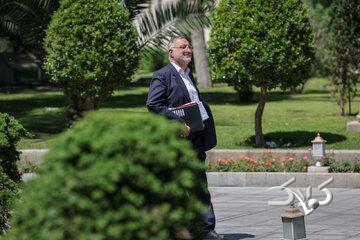 منتقد شماره یک برجام، مدافع تفاهم ایران و آمریکا شد/ بازخوانی ماجرای انتقاد زاکانی به علی لاریجانی برای تصویب ۲۰ دقیقهای برجام