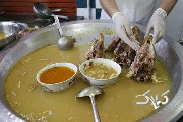رییس اتحادیه طباخان: قیمت فعلی کلهپاچه منطقی است/ مردم به دلیل شرایط اقتصادی صبحانه ساده میخورند