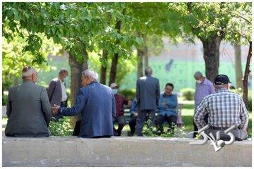 تکریم بازنشستگان این است که هر روز با مطرح کردن حذف مزایا دل شان را بلرزانید؟