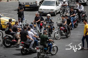 «پیکموتوریها برای نان کار میکنند، نه برای قانونشکنی»/ واکنش کاربران خبرآنلاین به چالش مسئولیت در حوادث پیکهای موتوری