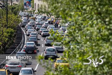 ترافیک نیمهسنگین در آزادراههای منتهی به تهران/ بارش باران در این محورها