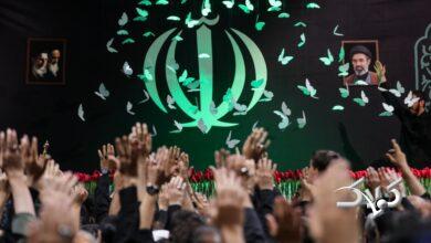 آخرین دیدار رهبر شهید با خانوادههای معظم شهدا در جوار حسینیه امام