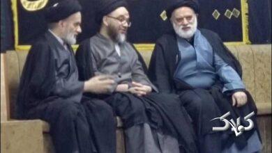 فرزند ارشد رهبر شهید همراه با فرزندان آیتالله سیستانی در انتظار پیکر امام شهید