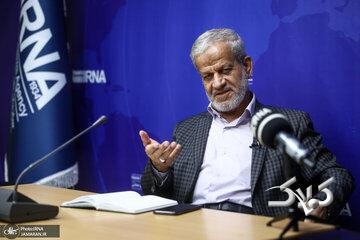 آنچه شما گفتهاید/ واکنش تند کاربران خبرآنلاین به سخنان سخنگوی جبهه پایداری؛ از پیامبر بیاموزید/ بدبختی این است که خودتان را نماینده مردم میدانید...
