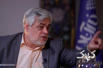 محمد مهاجری: پشت حملات به عراقچی، کاسبان تحریم قرار دارند/ نباید درباره «حفره امنیتی» سکوت کرد/ عراقچی زنگ خطر را به صدا درآورده است