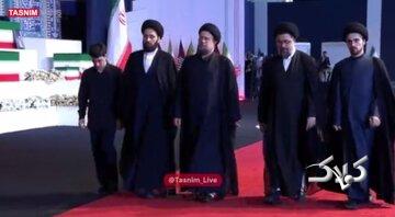 گریه نوه امام برای رهبر شهید انقلاب +عکس