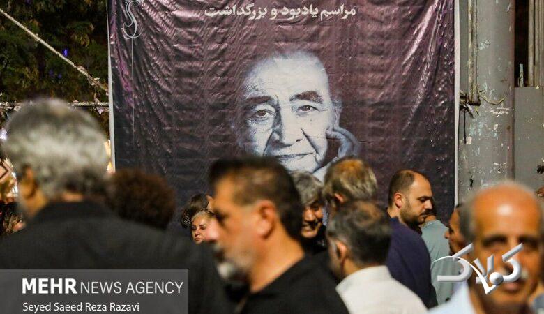 ازدحام جمعیت در مسجد مراسم ختم ایرج /خوانندهها و چهرههای سرشناسی که آمدند+ تصاویر
