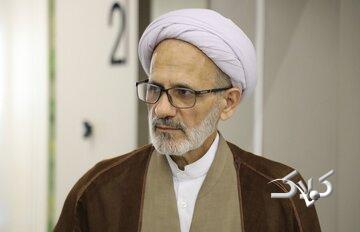کسی که با مردم فقیر مانند پدر و مادرش رفتار می کرد