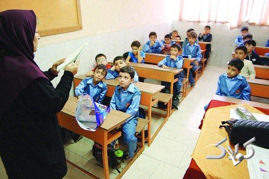 مدرسه دولتی واقعا رایگان است؟ روایت یک معلم بازنشسته از هزینهها