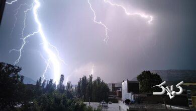رعد و برق در آسمان