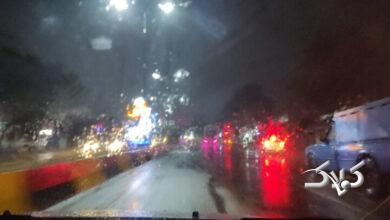 ادامه بارش باران در لنگرود؛ تردد در خیابانها روان است